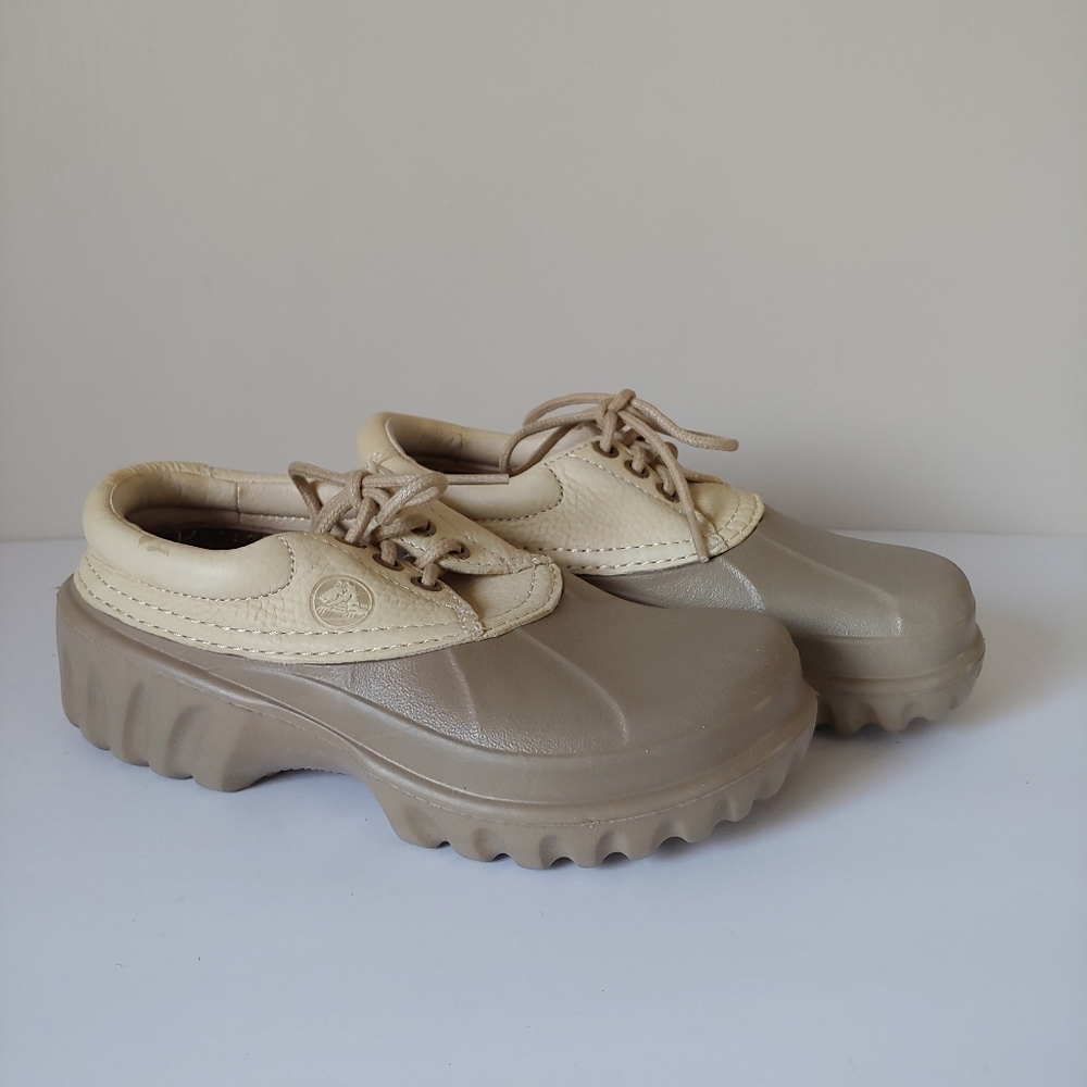 Crocs Axle All Terrain Islander Boat Shoes Leather Clogs Beige Size 6